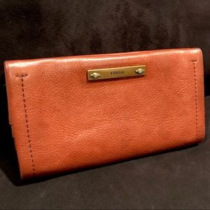 Women’s Fossil “Bella” Large Bifold Wallet